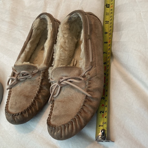 UGG Dakota indoor fashion slippers size 9 women’s - Picture 5 of 6